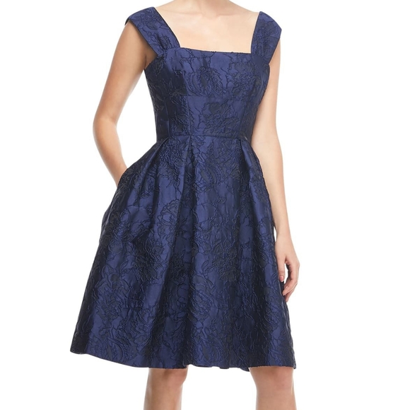 Gal Meets Glam Dresses & Skirts - Gal Meets Glam Annabelle jacquard dress Sz 4 navy